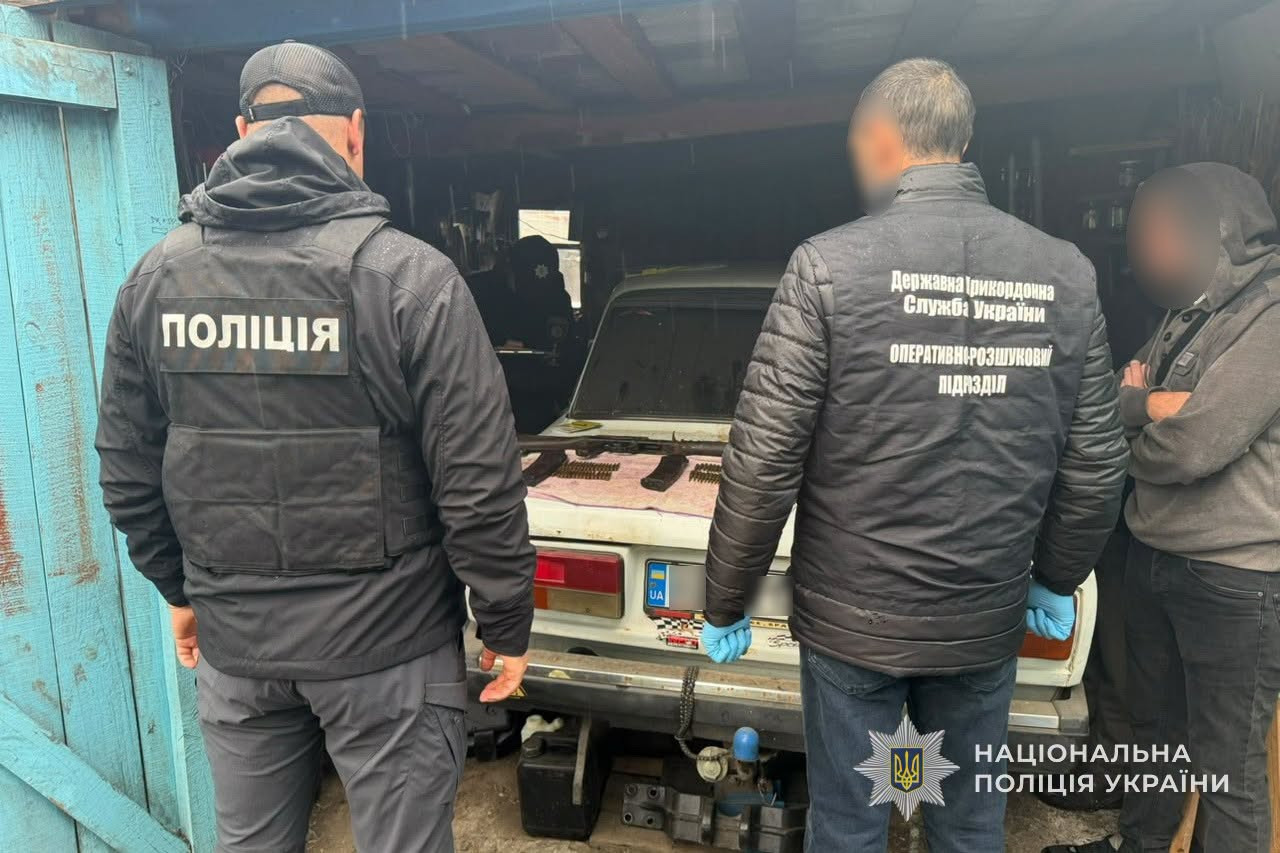 На Охтирщині поліція вилучила два автомати та понад 160 набоїв