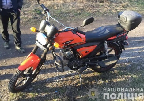 П'яний пенсіонер викрав з магазину новий мопед