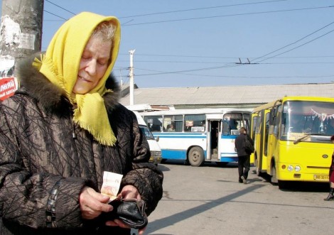 Пенсіонери не зможуть їздити безкоштовно в маршрутках до 9 ранку під час карантину