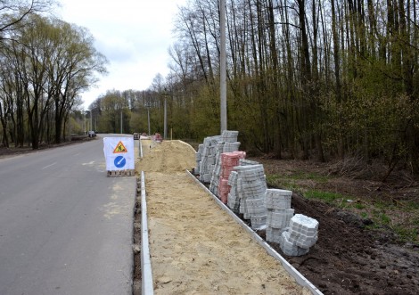 600 метрів тротуару будують по вул.Б.Хмельницького