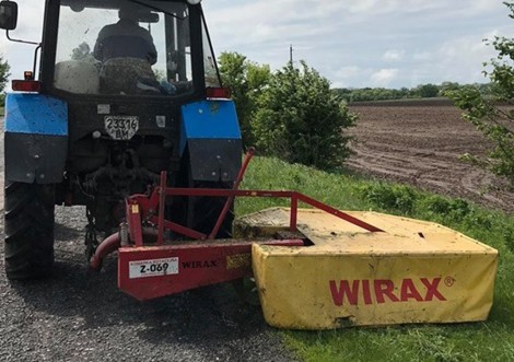 ДП «Екосервіс» приступило до обкошування узбіч комунальних доріг