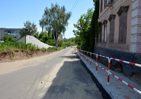 Завершилось будівництво тротуару по вул.Б.Хмельницького