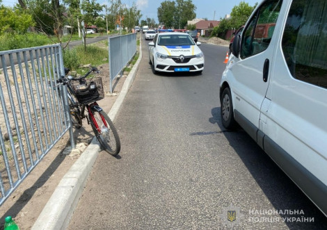У Тростянці мікроавтобус збив на зустрічці велосипедиста