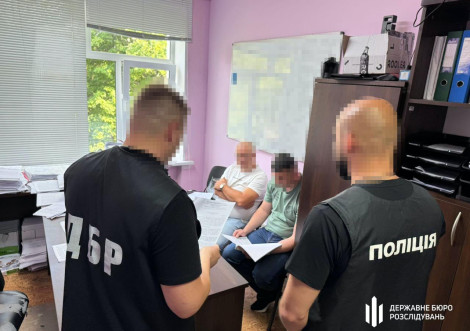 ДБР викрило начальника штабу військової частини на Сумщині, який заробляв мільйони на фіктивних відрядженнях