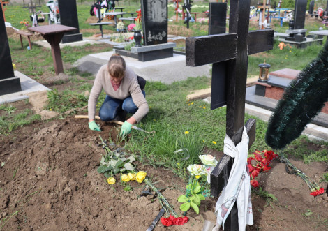 КП "Міська ритуальна служба" надає послуги з догляду за могилами