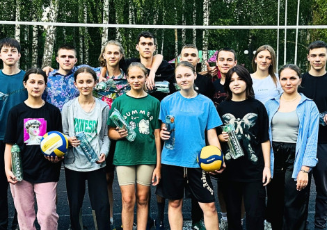 Молодіжний центр "Коробка" запустив регулярні спортивні заняття на свіжому повітрі
