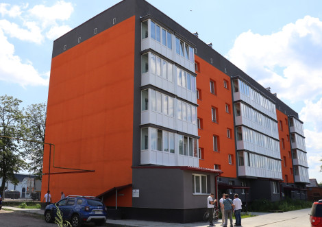 Власники квартир з вулиці Благовіщенська, 53 обговорили відновлення будинку з підрядниками