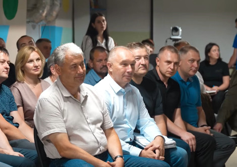 Зеленський зустрівся з головами громад Сумщини