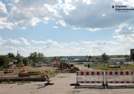 У Тростянці розпочали відновлення вокзальної площі знищеної під час окупації