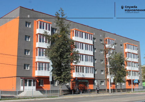 У Тростянці продовжується капітальний ремонт багатоквартирного будинку на вул. Благовіщенській