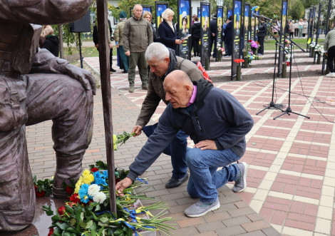 Тростянецька громада вшанувала Захисників України