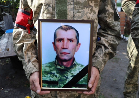 Тростянець попрощався з Героєм-партизаном Сергієм Ващуком