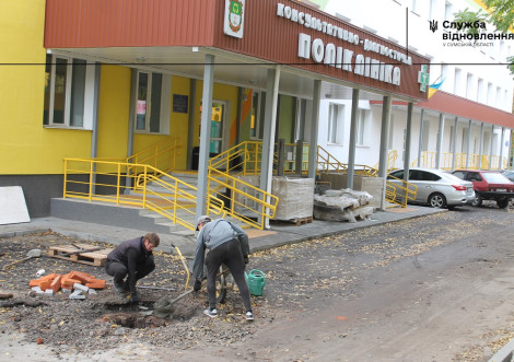 У Тростянці продовжується відбудова поліклініки та дитячого відділення лікарні
