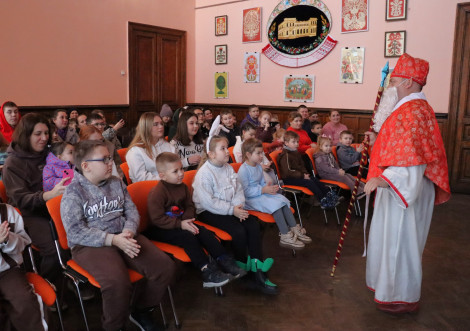 Діти загиблих Героїв та військовослужбовців отримали різдвяне свято від вихованців ПДтаЮ