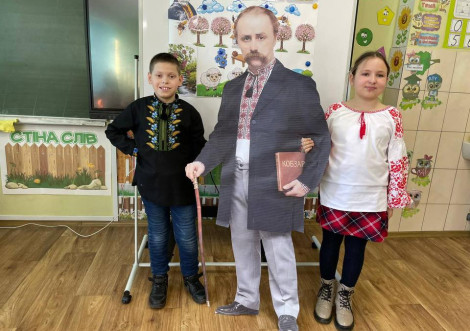 Тростянецькі школярі відзначили день народження Великого Кобзаря творчими уроками