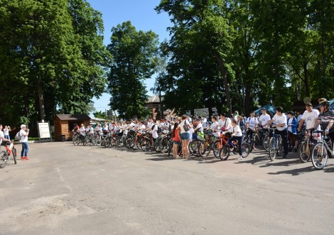 У Тростянці відбувся сімейний велодень