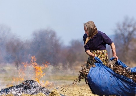 Спалювала сміття – згоріла сама…