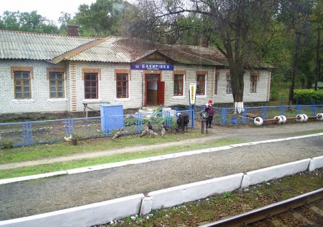 Тиск залізниці продовжується: пасажирів приміських потягів довозитиме  ДП «Тростянецьпастранс»