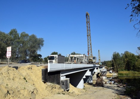 Міст у Климентово офіційно відкрили, але рух по ньому не пустили