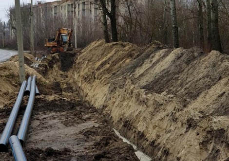 У Тростянці будують новий каналізаційний колектор