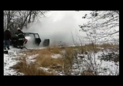Поблизу Боромлі згорів “Porsche” (ВІДЕО)