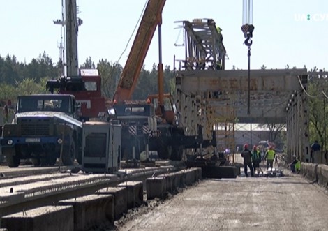 Рух через міст у Климентове відновлено