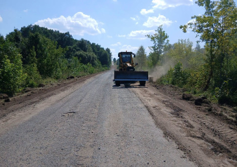 У Тростянецькій громаді продовжують грейдування та підсипку ґрунтових доріг